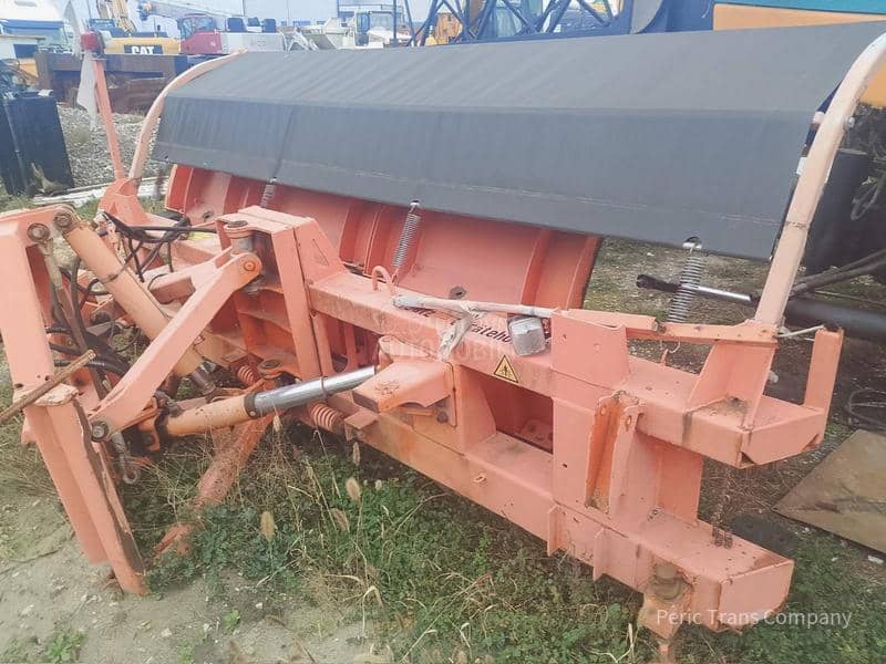 Raonik za sneg i posipač soli