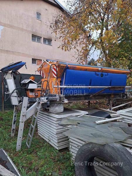 Raonik za sneg i posipač soli