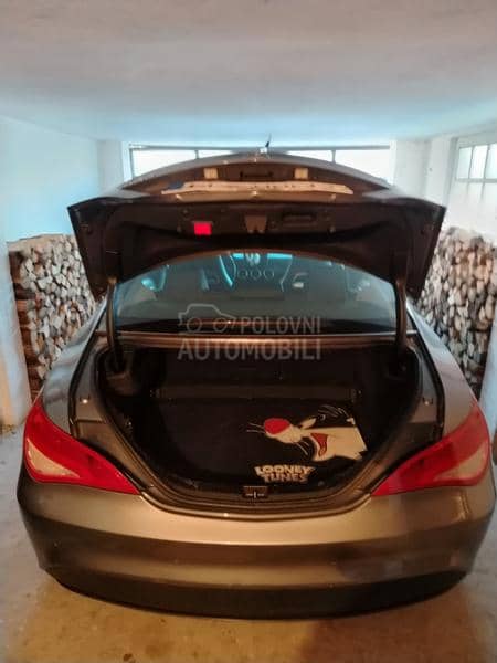 Mercedes Benz CLA 180 