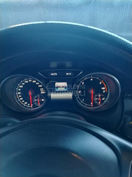 Mercedes Benz CLA 180 