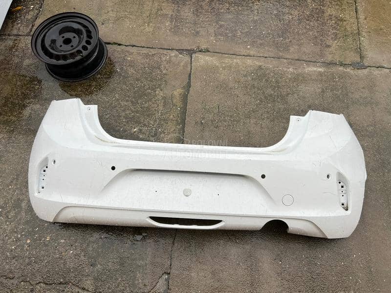 branik zadnji sa rupama