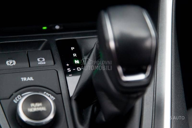 Toyota RAV 4 HYBRID/FAB. GARAN.