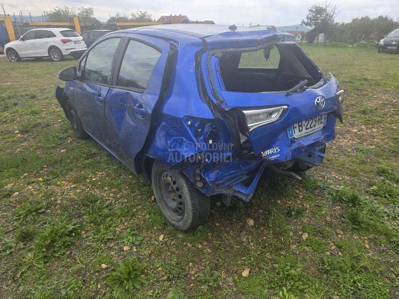 Toyota Yaris 1.5 hibrid 100h