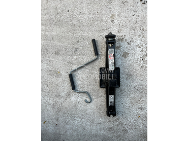 Auto dizalica za Fiat Stilo