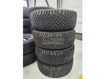 Hankook 225/45 R17 Zimska