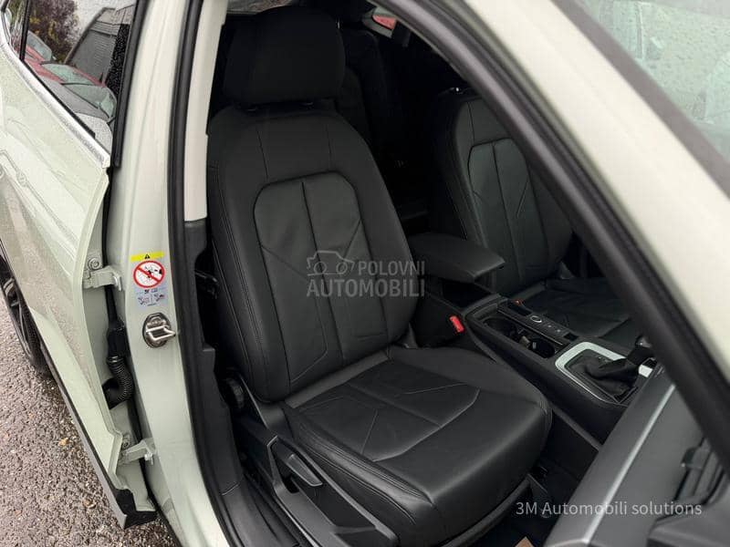 Audi Q3 2.0D/S-LINE/MATRIX