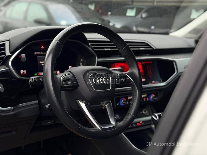 Audi Q3 2.0D/S-LINE/MATRIX