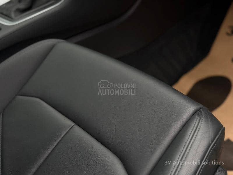 Audi Q3 2.0D/S-LINE/MATRIX