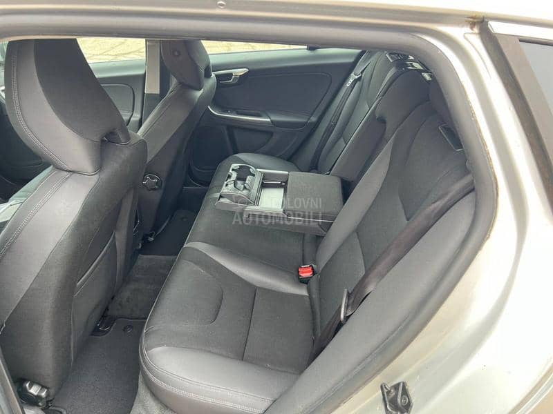 Volvo V60 2.0d D3