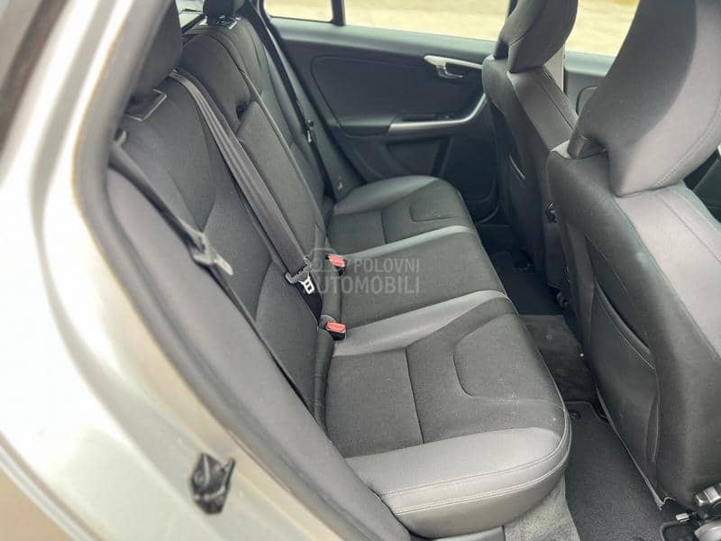Volvo V60 2.0d D3