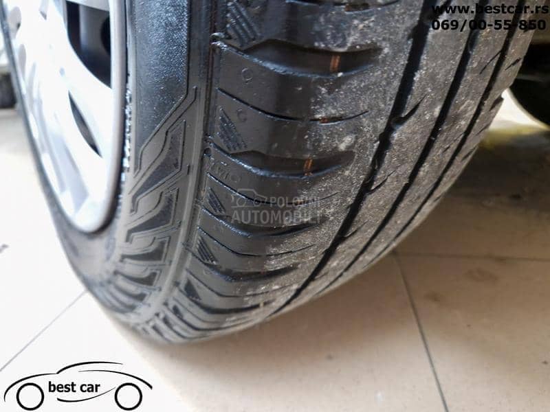 Fiat Grande Punto 4 Sedista N1