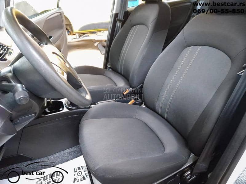 Fiat Grande Punto 4 Sedista N1