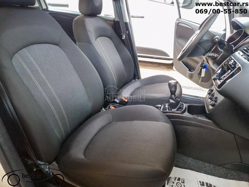 Fiat Grande Punto 4 Sedista N1