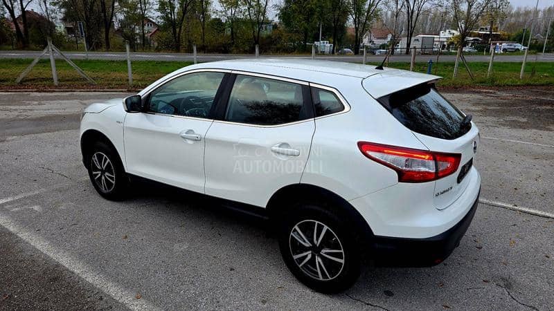 Nissan Qashqai 1,5Dci LED/NAV/PERLA