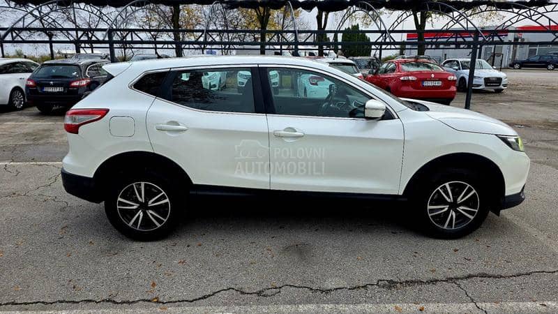 Nissan Qashqai 1,5Dci LED/NAV/PERLA