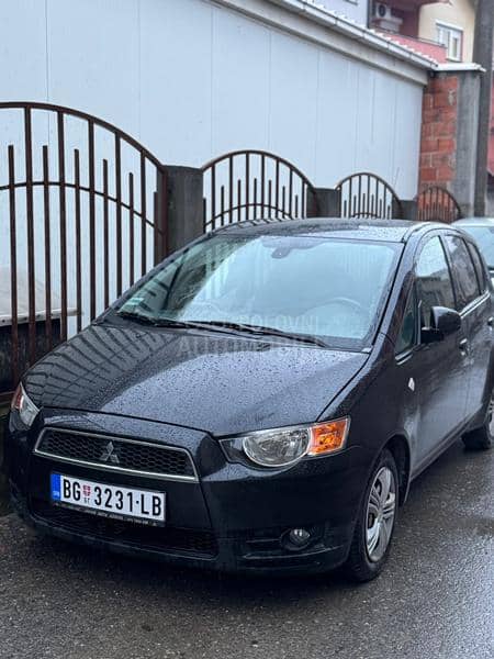 Mitsubishi Colt Veoma čisto i novo