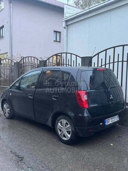 Mitsubishi Colt Veoma čisto i novo