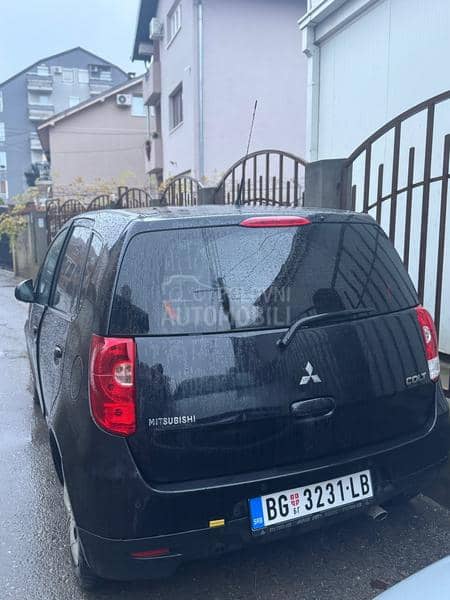 Mitsubishi Colt Veoma čisto i novo