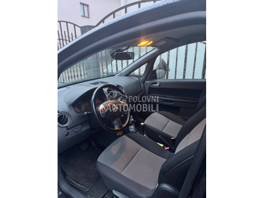 Mitsubishi Colt Veoma čisto i novo