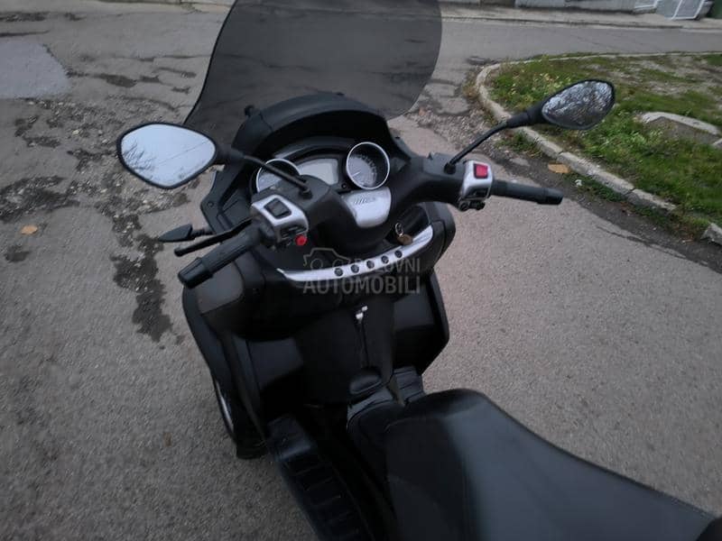 Piaggio Mp3 300i B kat