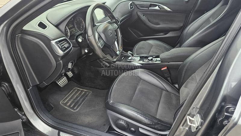 Infiniti Q30 2.2d Premium Autom