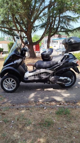 Piaggio mp3 400 lt B.kategorija