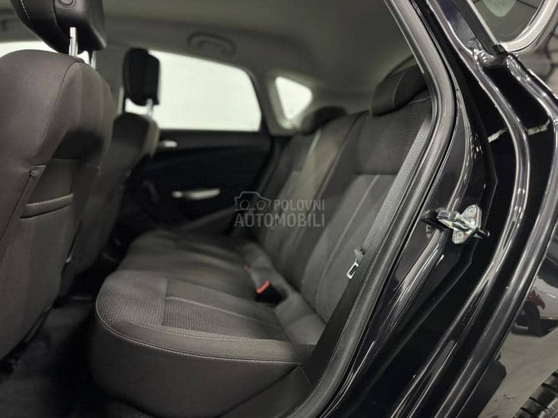 Opel Astra J 1.4T XEN/NAV CH