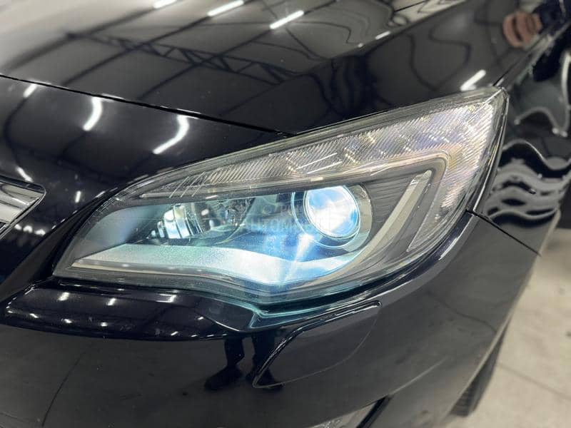 Opel Astra J 1.4T XEN/NAV CH