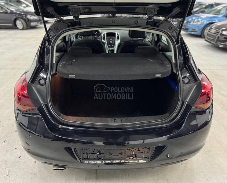 Opel Astra J 1.4T XEN/NAV CH