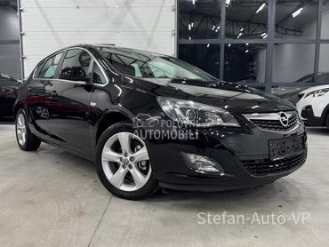 Opel Astra J 1.4T XEN/NAV CH