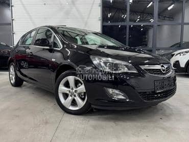 Opel Astra J 1.4T XEN/NAV CH