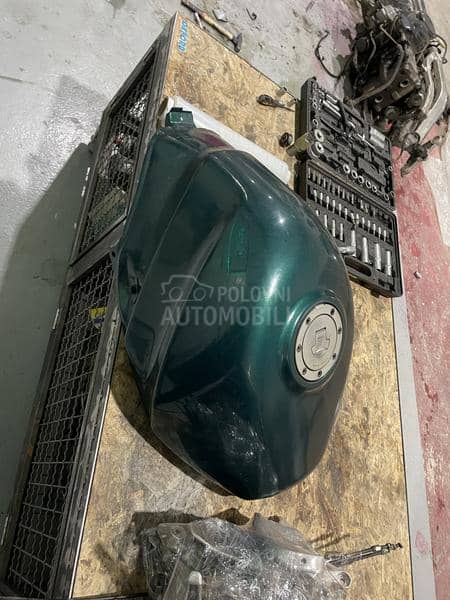 Honda VFR 750 God. DELOVI