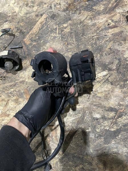 Honda VFR 750 God. DELOVI