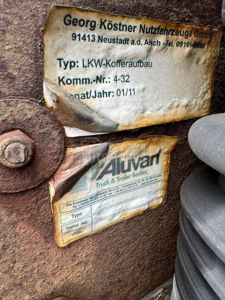 Sanduk i rampa 7,3m Man