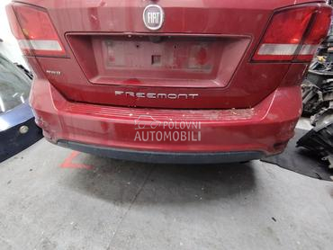 Zadnji branik crveni za Fiat Freemont