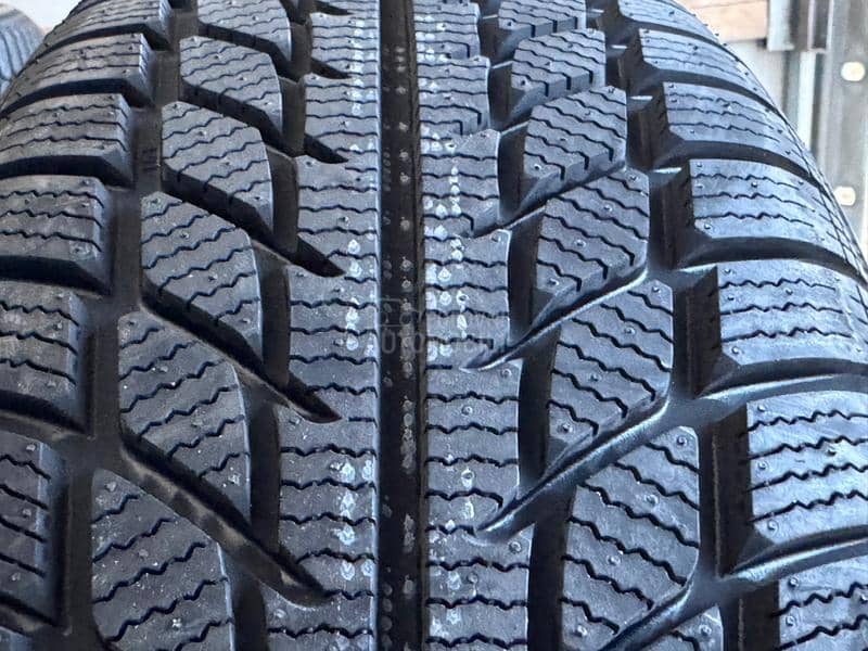 Goodride 215/55 R17 Zimska