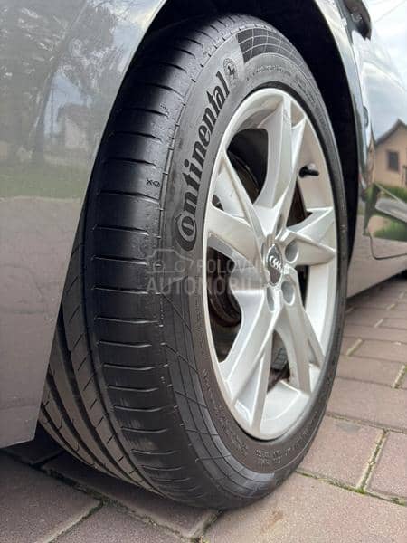 Audi A4 20TDI S-LINE AT MTRX