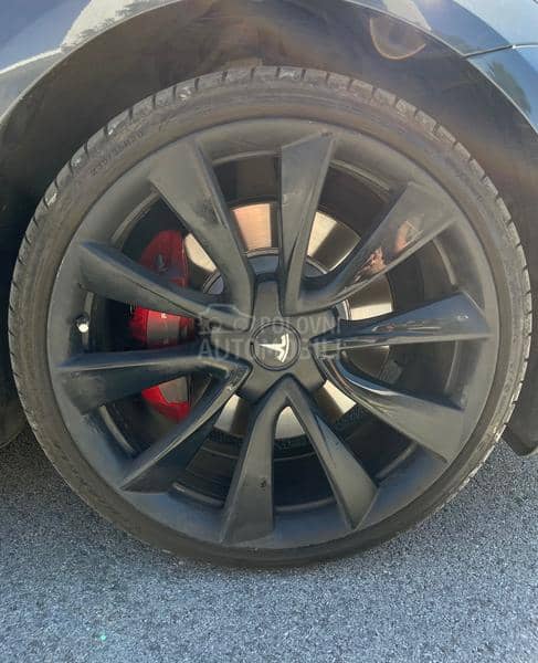 Tesla Model 3 Performance