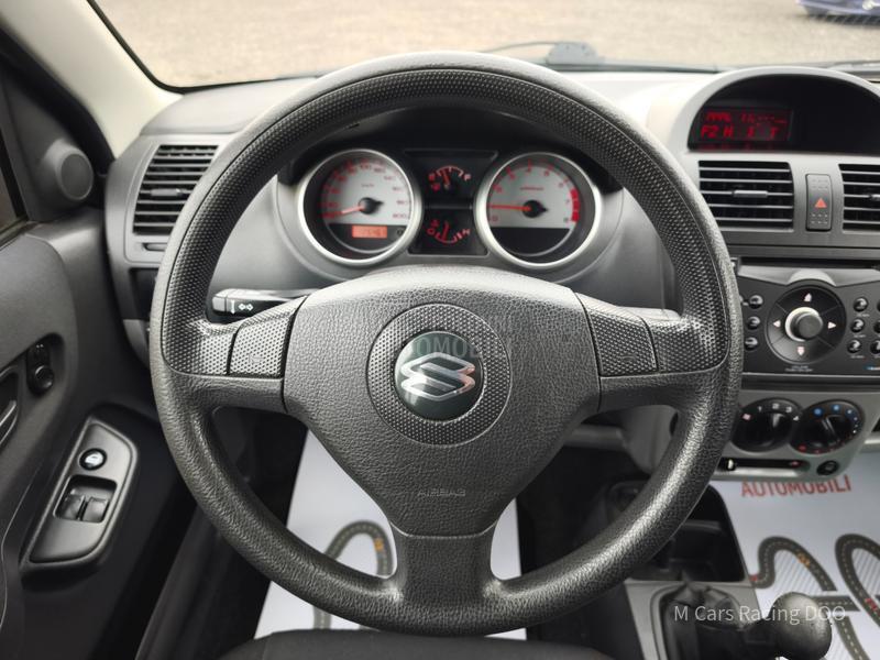 Suzuki Ignis 1.5 CLUB 4WD