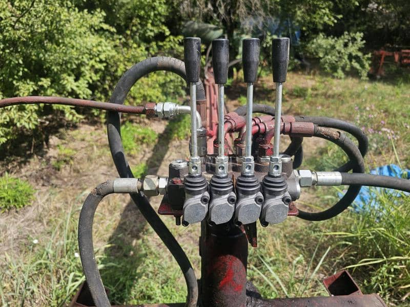 Djuro Djaković utovarivač grajfer