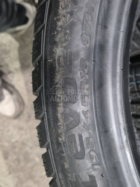 Hankook 195/45 R18 Zimska