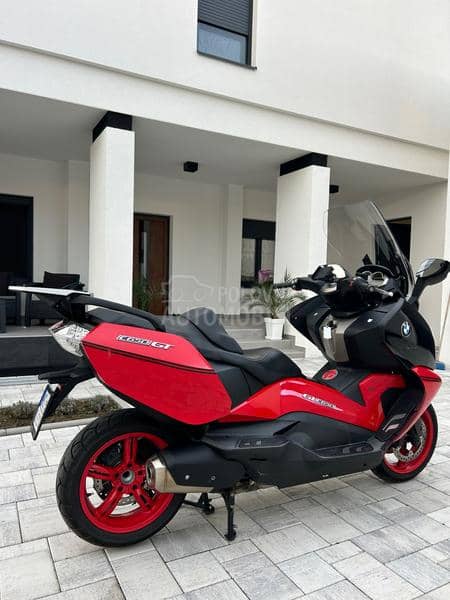 BMW C650GT