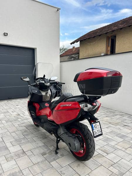 BMW C650GT
