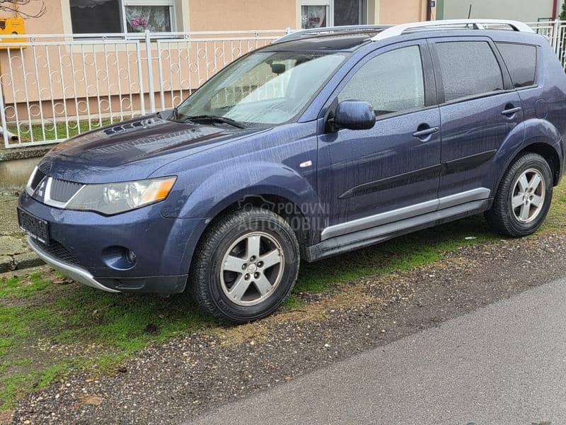 Mitsubishi Outlander 2.4b TNG 4X4