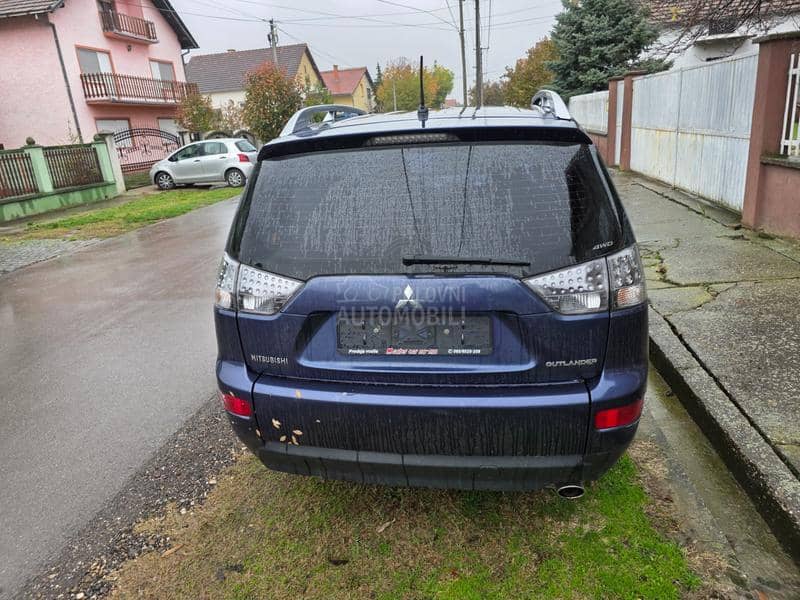 Mitsubishi Outlander 2.4b TNG 4X4