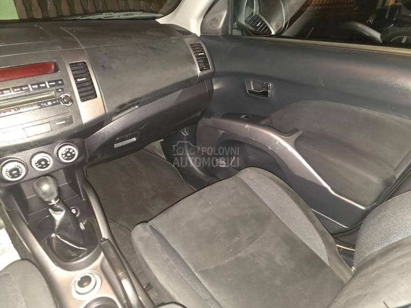 Mitsubishi Outlander 2.4b TNG 4X4