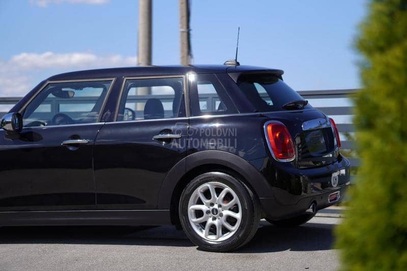 MINI Cooper 1.5 5 door