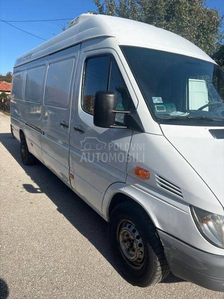 Mercedes Benz Sprinter 