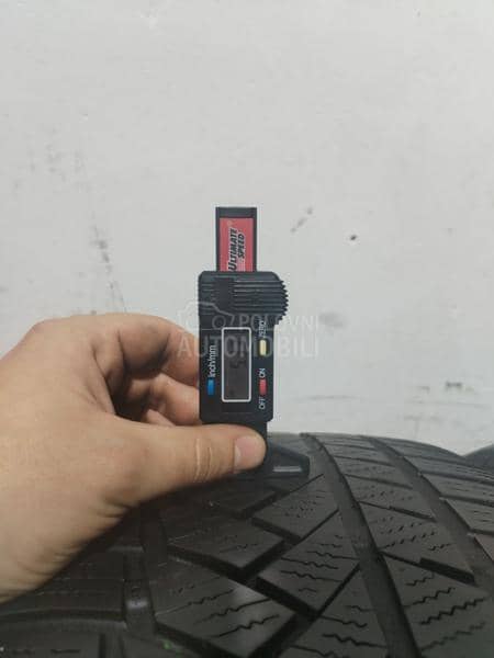 Continental 235/55 R19 Zimska