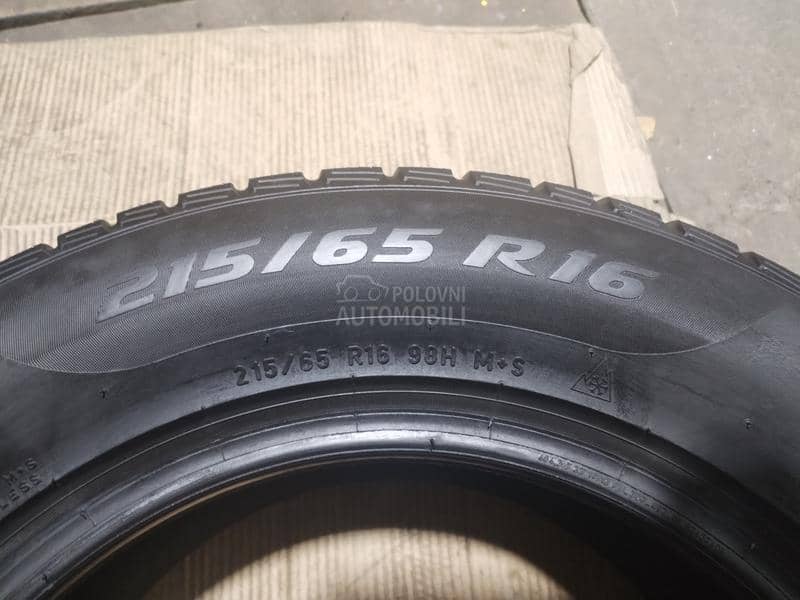 Pirelli 215/65 R16 Zimska